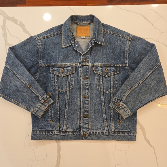 Vintage 90s Levis Denim Trucker Jacket Made In Hong Kong Size Large - Picture 1 of 9